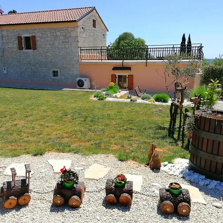 Alma * Kaštelir