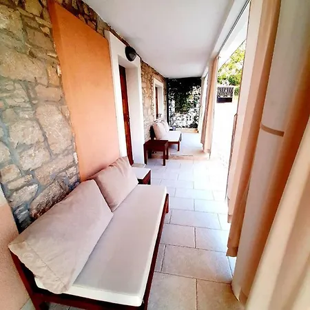 Alma וילה Kaštelir